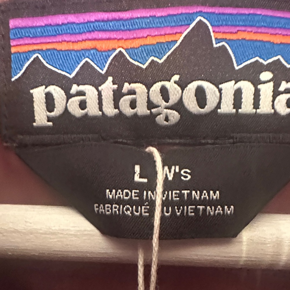 Patagonia Women's Puffer Jacket - Light Purple - Picture 3 of 11